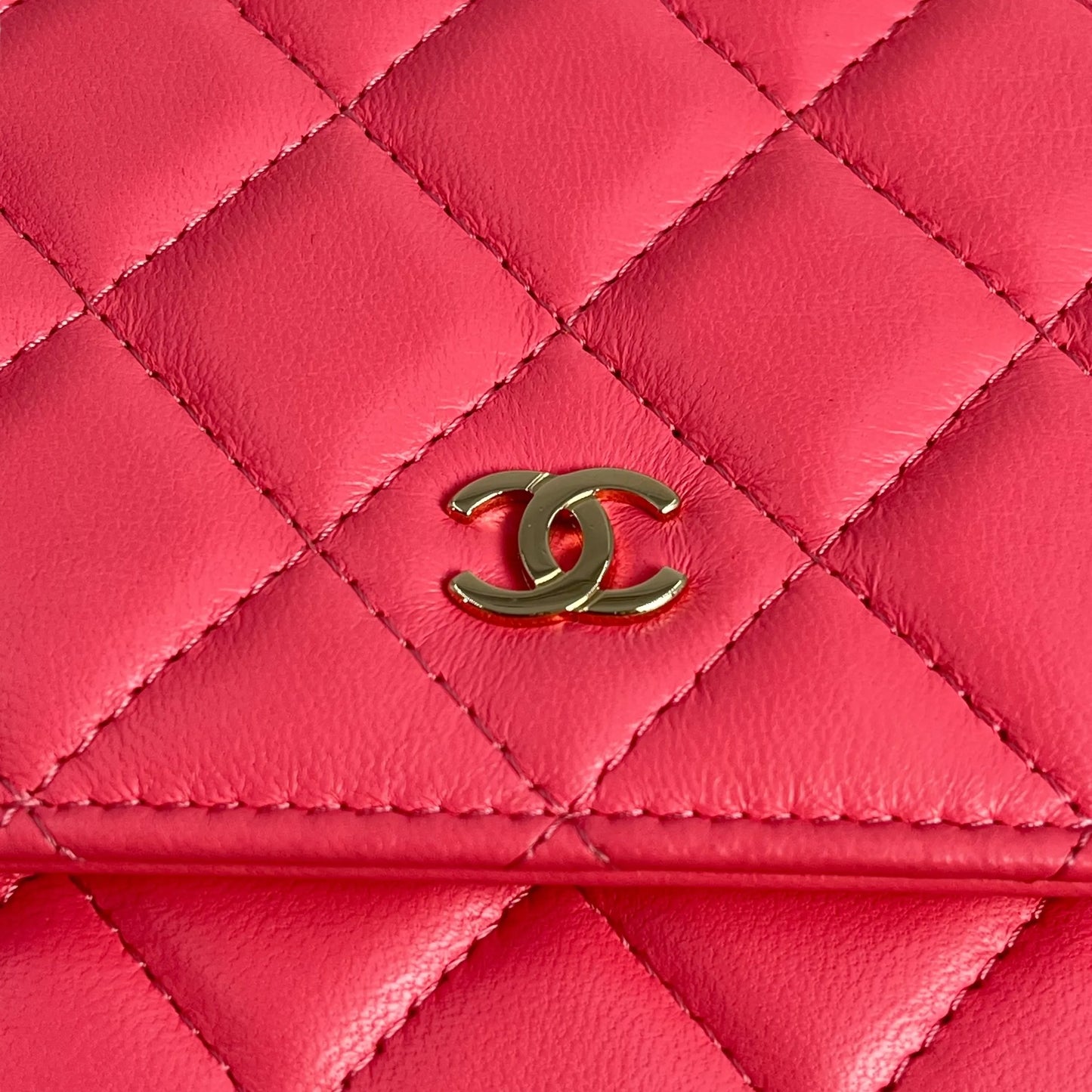 CHANEL Materasse Lamb Skin Chain Wallet - Pink