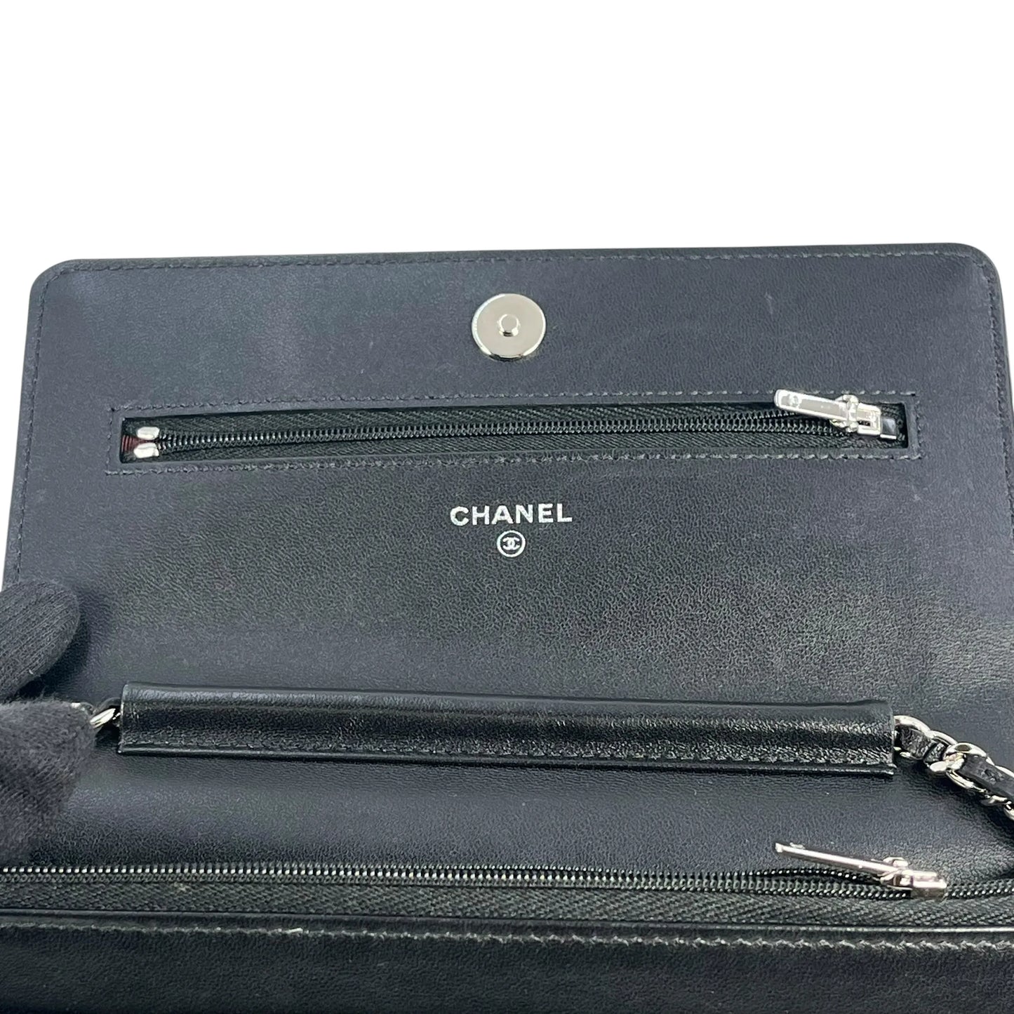 CHANEL Matelasse Lamskin Chain Wallet - Black