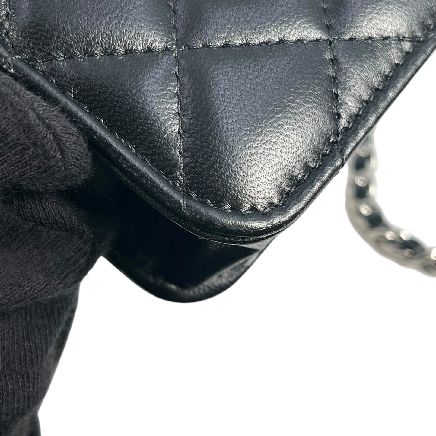 CHANEL Matelasse Lamskin Chain Wallet - Black