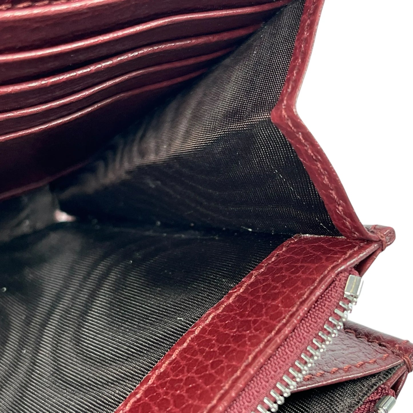 GUCCI Dionysus GG Supreme Chain Wallet - Red