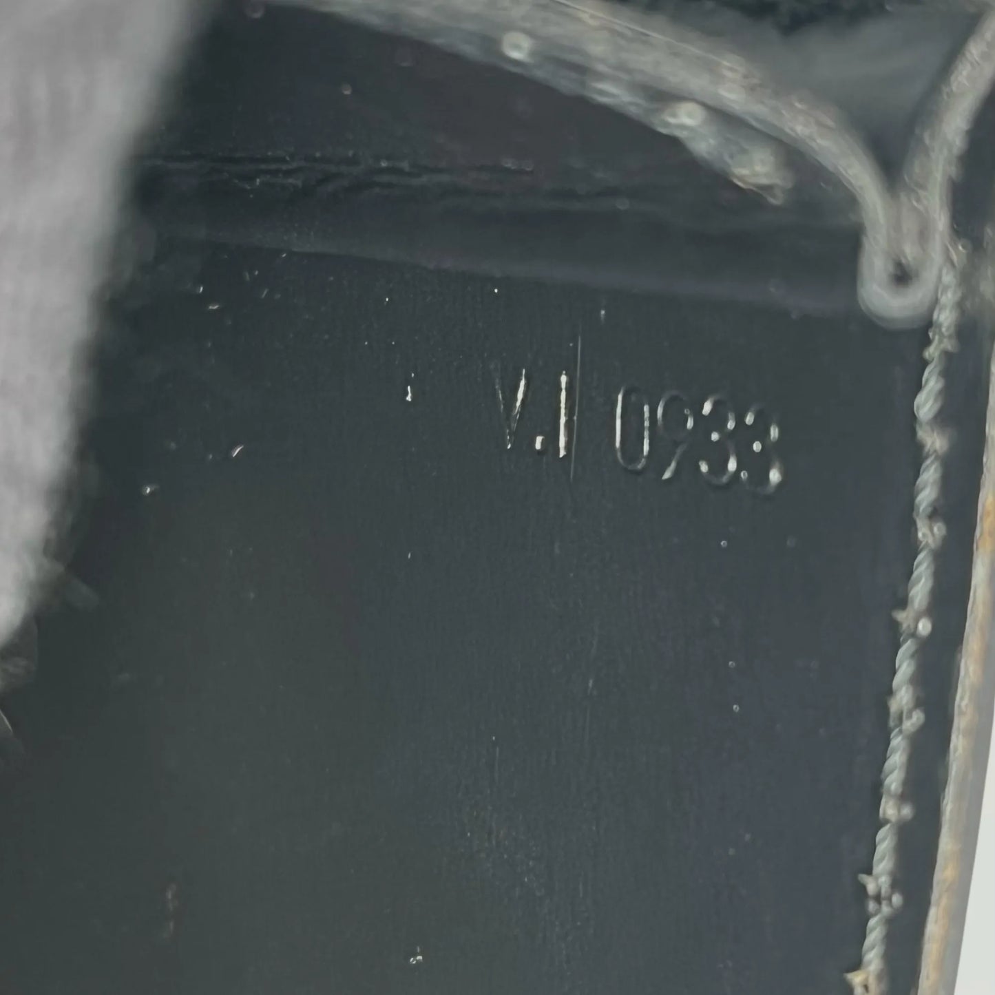 Louis Vuitton Tlisitt Epi Leather Shoulder Bag - Black