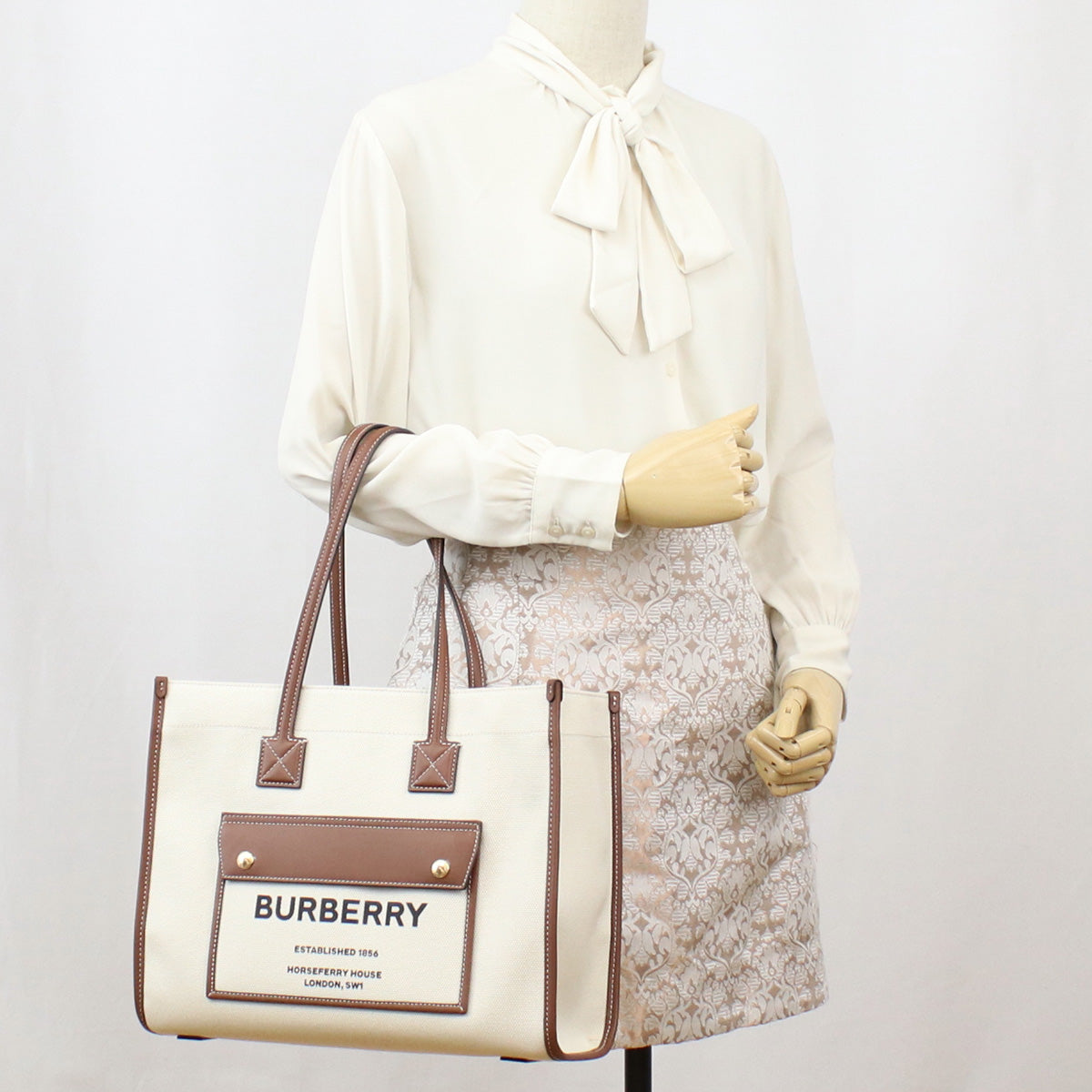 BURBERRY Horseferry House Canvas Tote Bag - White