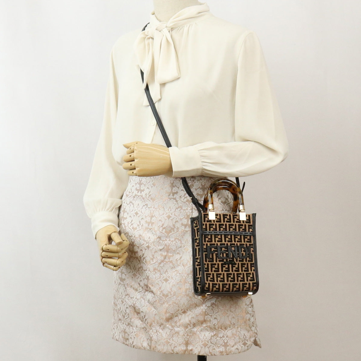 FENDI Sunshine Shopper Hand Bag - Darkbrown