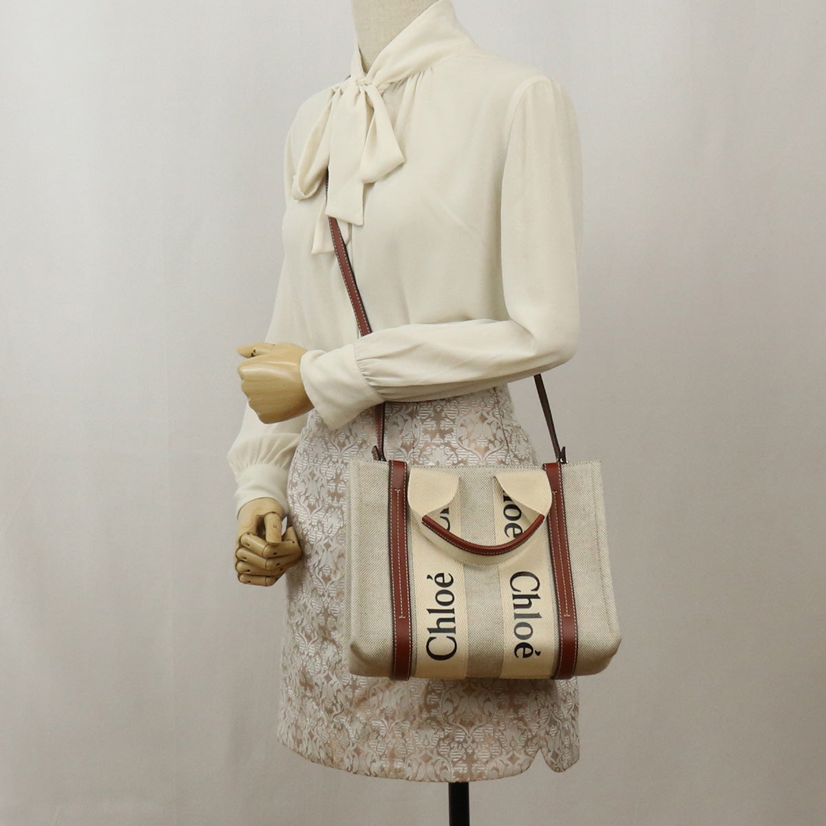 Chloe Woody Small Hand Bag - Brown × Beige