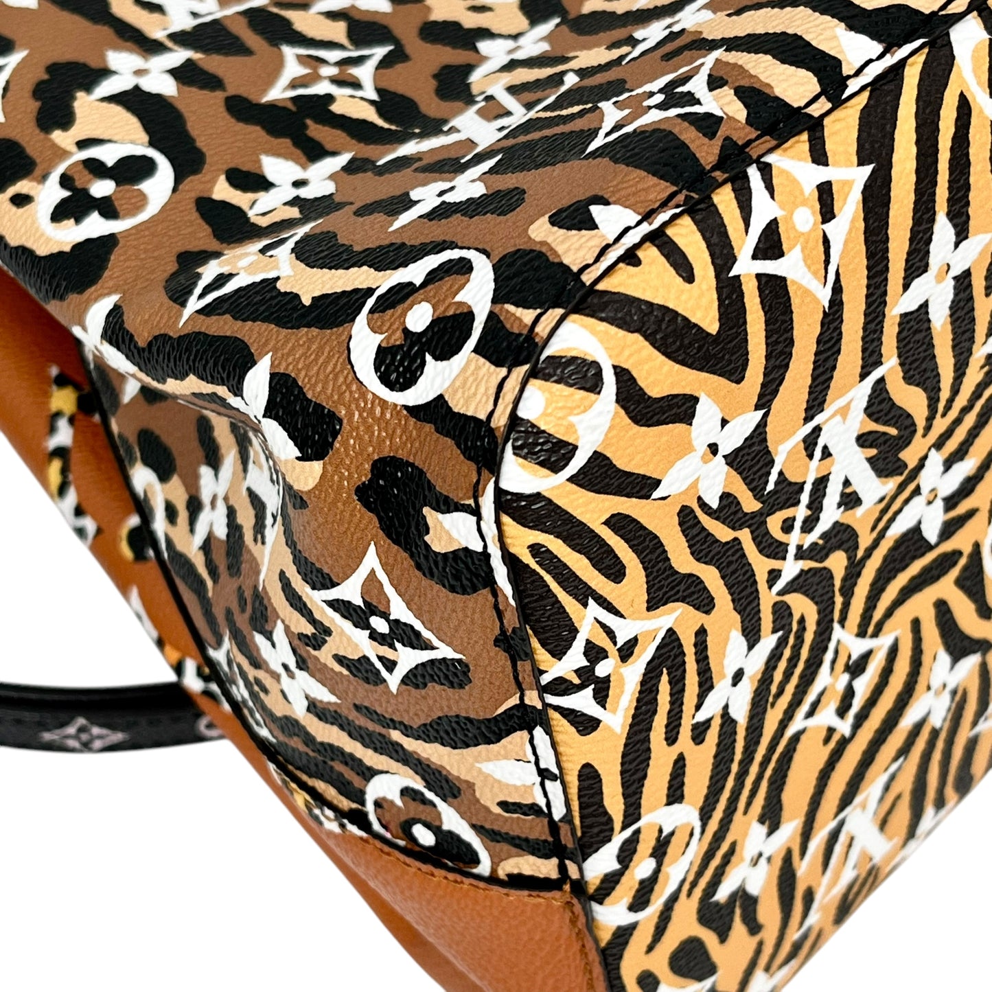 Louis Vuitton NeoNoe Camel Monogram Giant Jungle