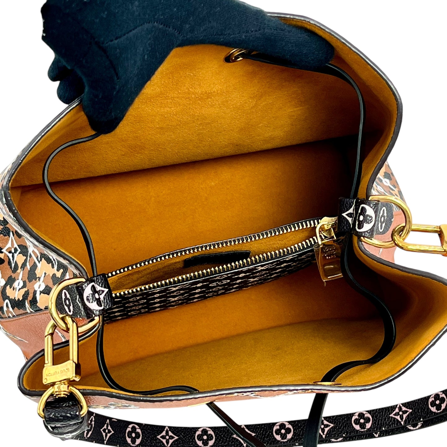 Louis Vuitton NeoNoe Camel Monogram Giant Jungle