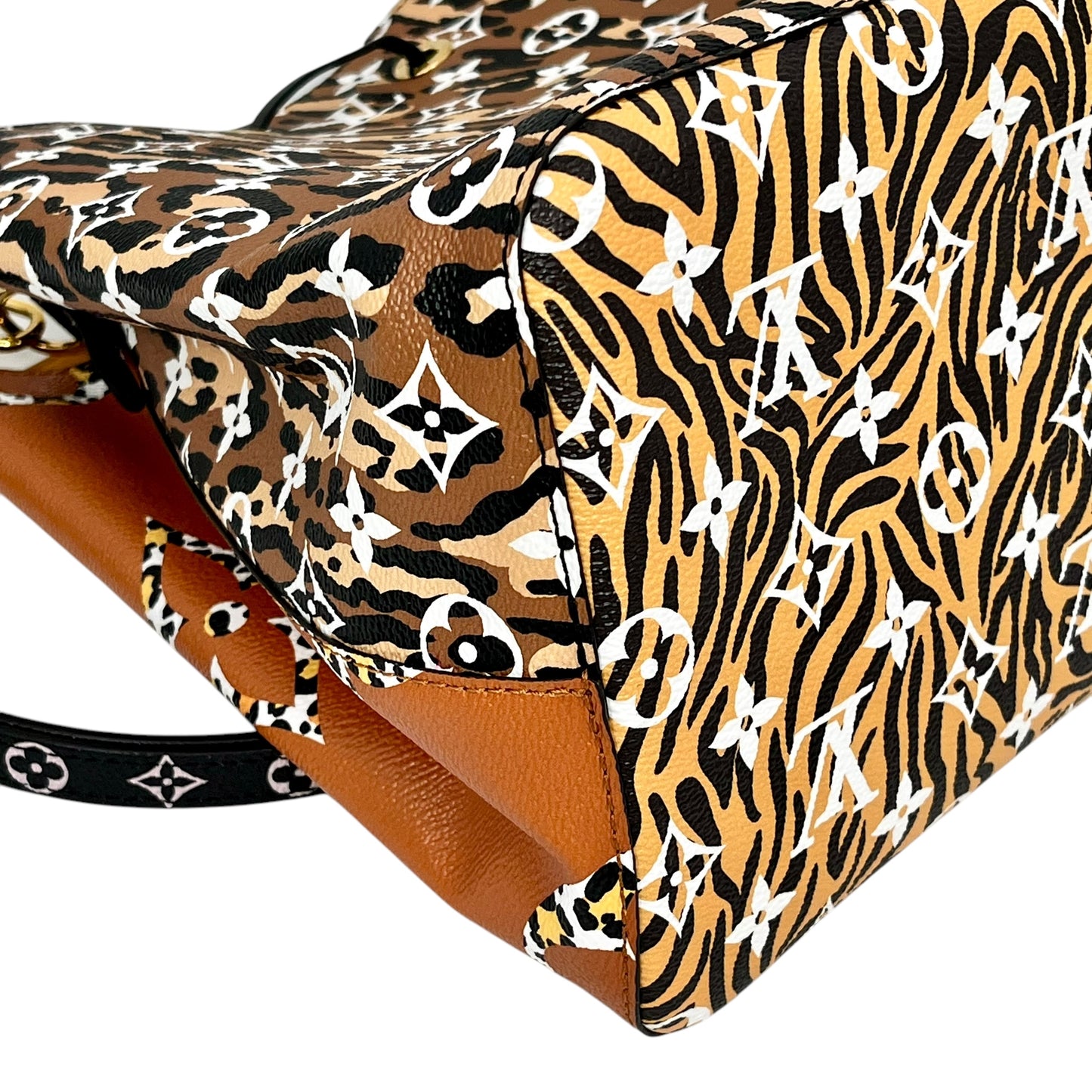 Louis Vuitton NeoNoe Camel Monogram Giant Jungle