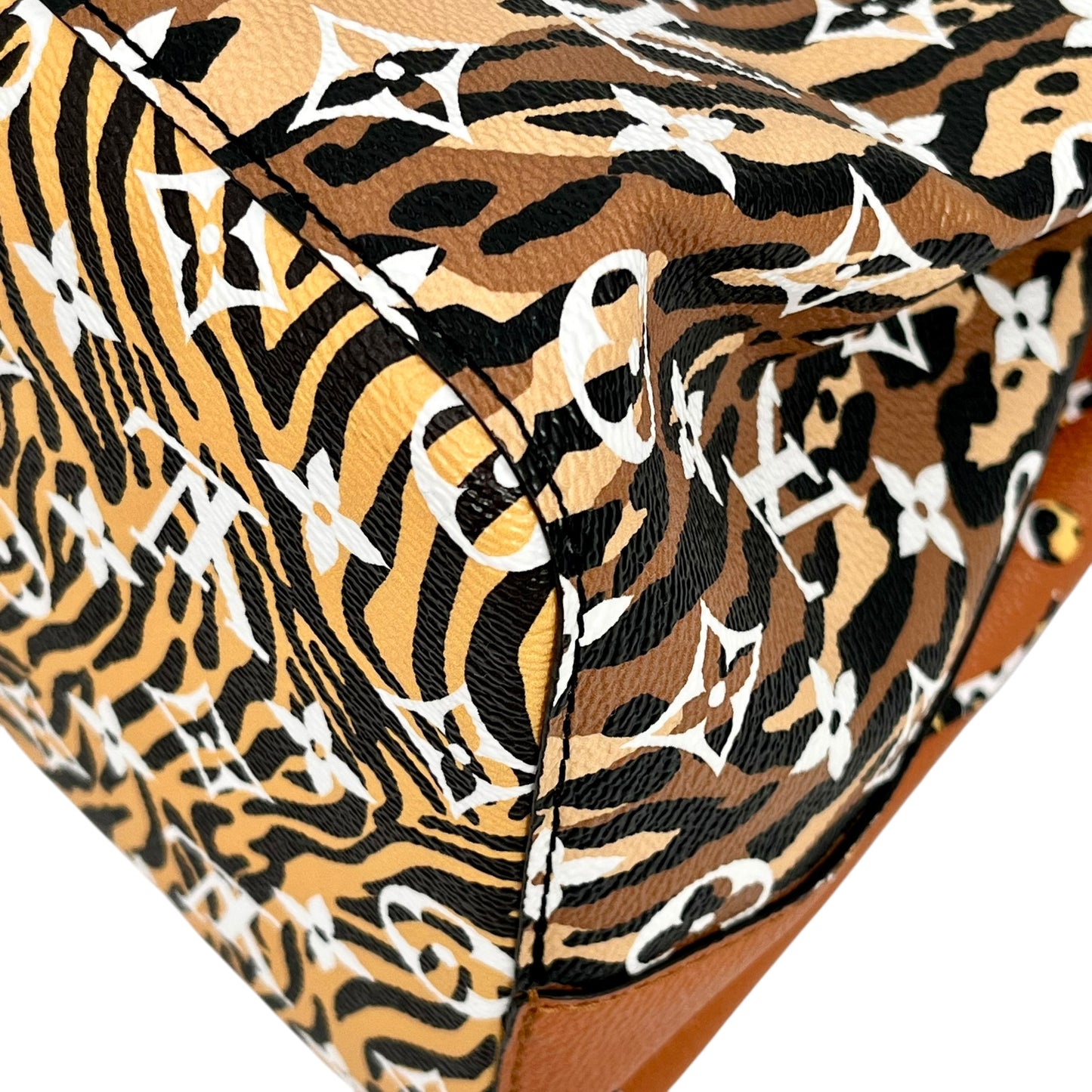 Louis Vuitton NeoNoe Camel Monogram Giant Jungle