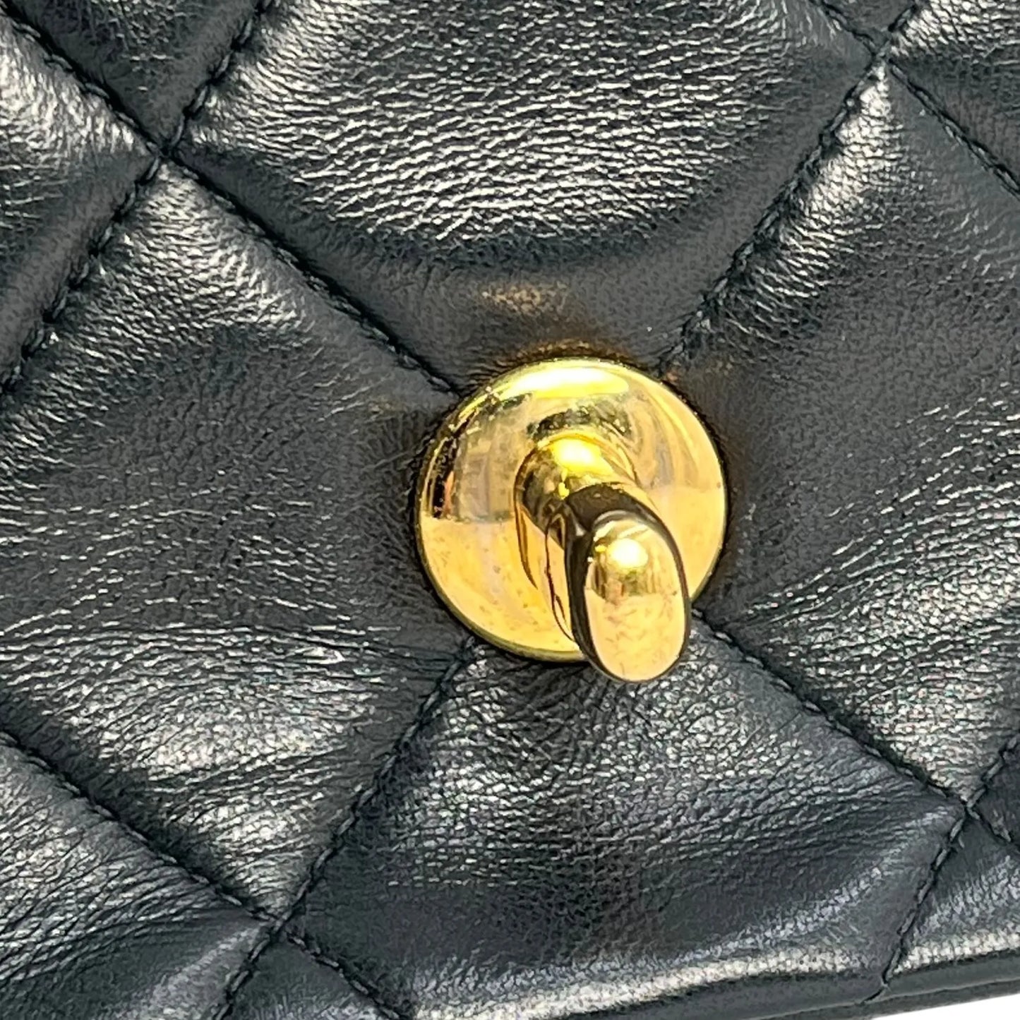 CHANEL Diana Flap 22 Chain Shoulder Bag - Black