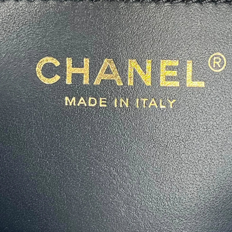 CHANEL Pearl Handle Leather Hand Bag - Black