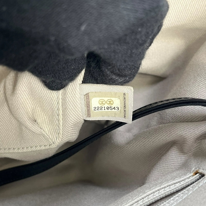 CHANEL Deauville MM Glazed Leather Tote Bag - Black
