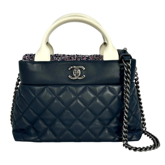 CHANEL Matelassé Tweed and Quilted Aged Calfskin Medium Handbag with Chain Shoulder Bag - Navy 