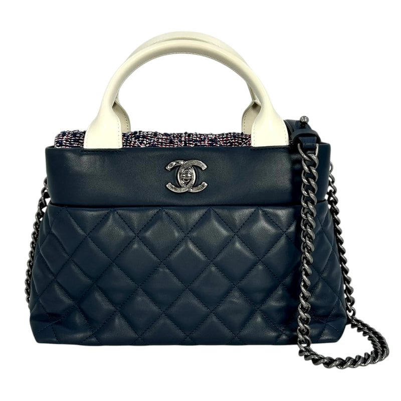 CHANEL Matelassé Tweed and Quilted Aged Calfskin Medium Handbag with Chain Shoulder Bag - Navy 