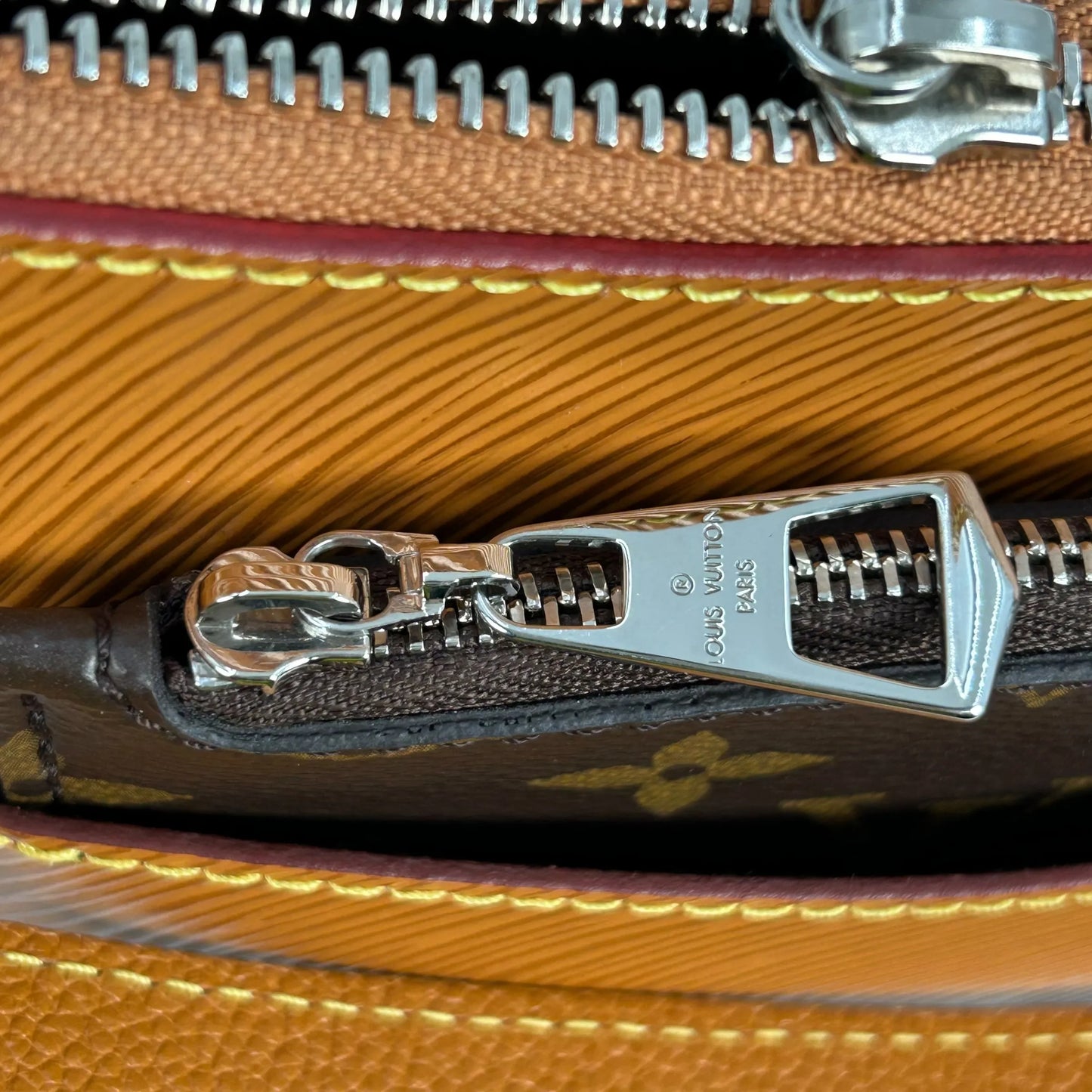 Louis Vuitton エピ レザー マレル ゴールドミエル ハンドバッグ - ブラウン