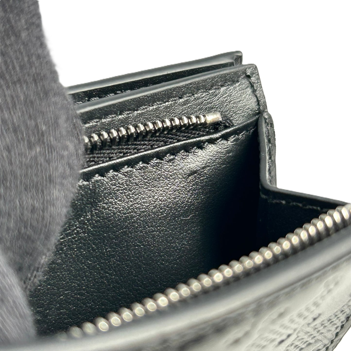 CELINE トリオンフ エンボス カーフスキン コンパクトウォレット - ブラック