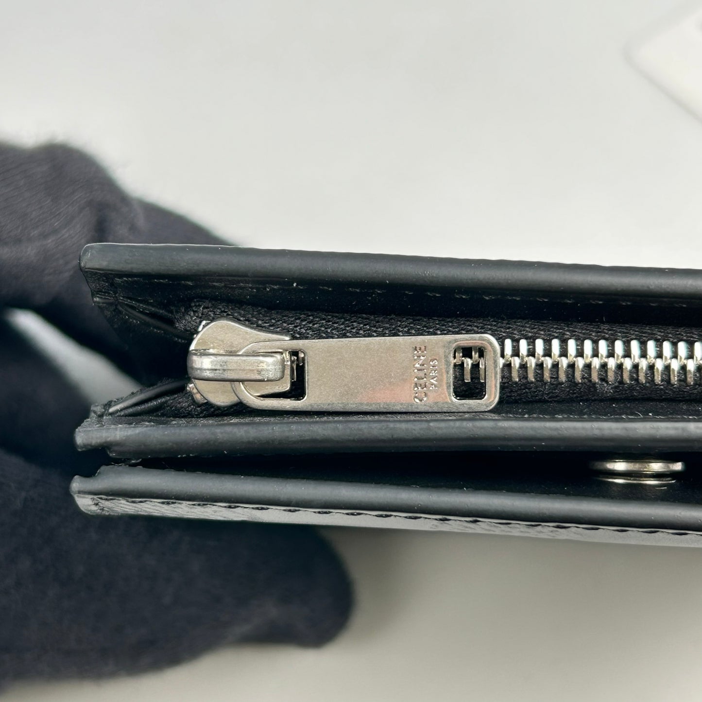 CELINE トリオンフ エンボス カーフスキン コンパクトウォレット - ブラック