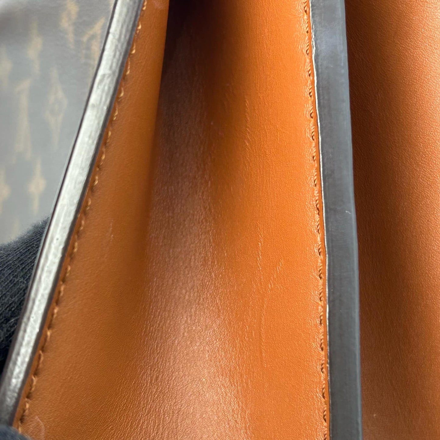 Louis Vuitton Dauphine MM