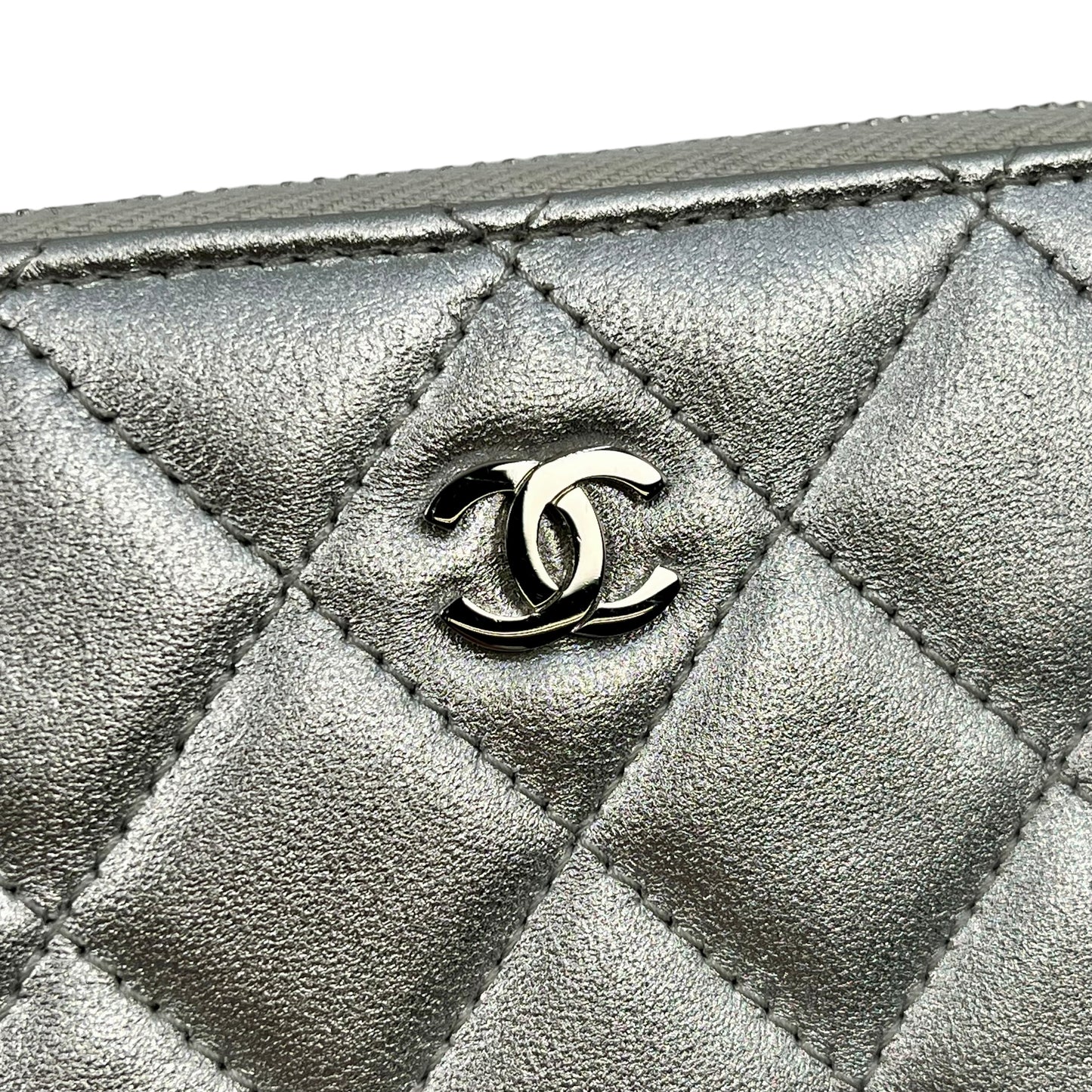 CHANEL Matlass Round Zipper Cocomark Silver