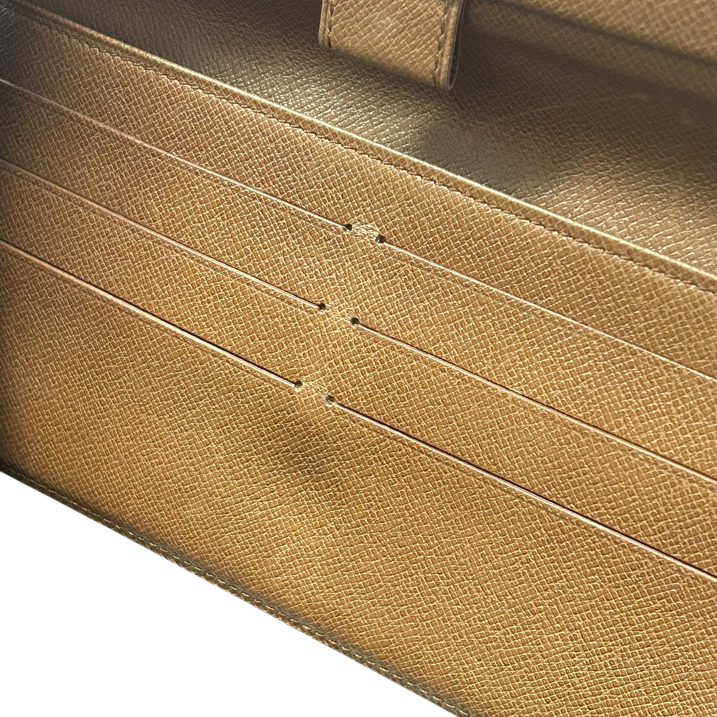 Louis Vuitton Portetrezoll International
