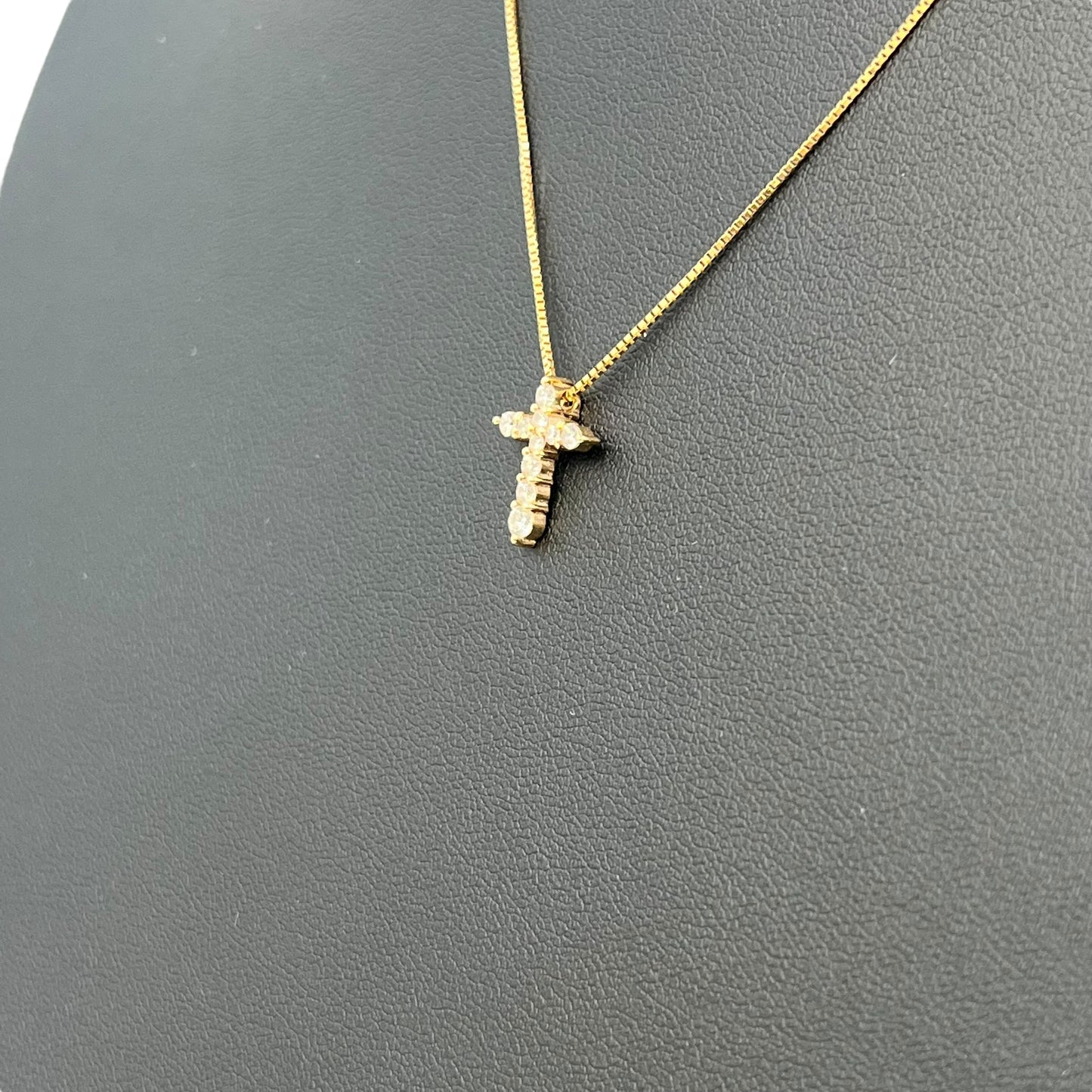 Diamond Cross Pendant Necklace 0.30ct 18K