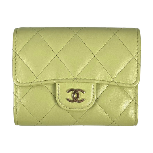 CHANEL Materasse Lambskin Card Case - Lime Yellow