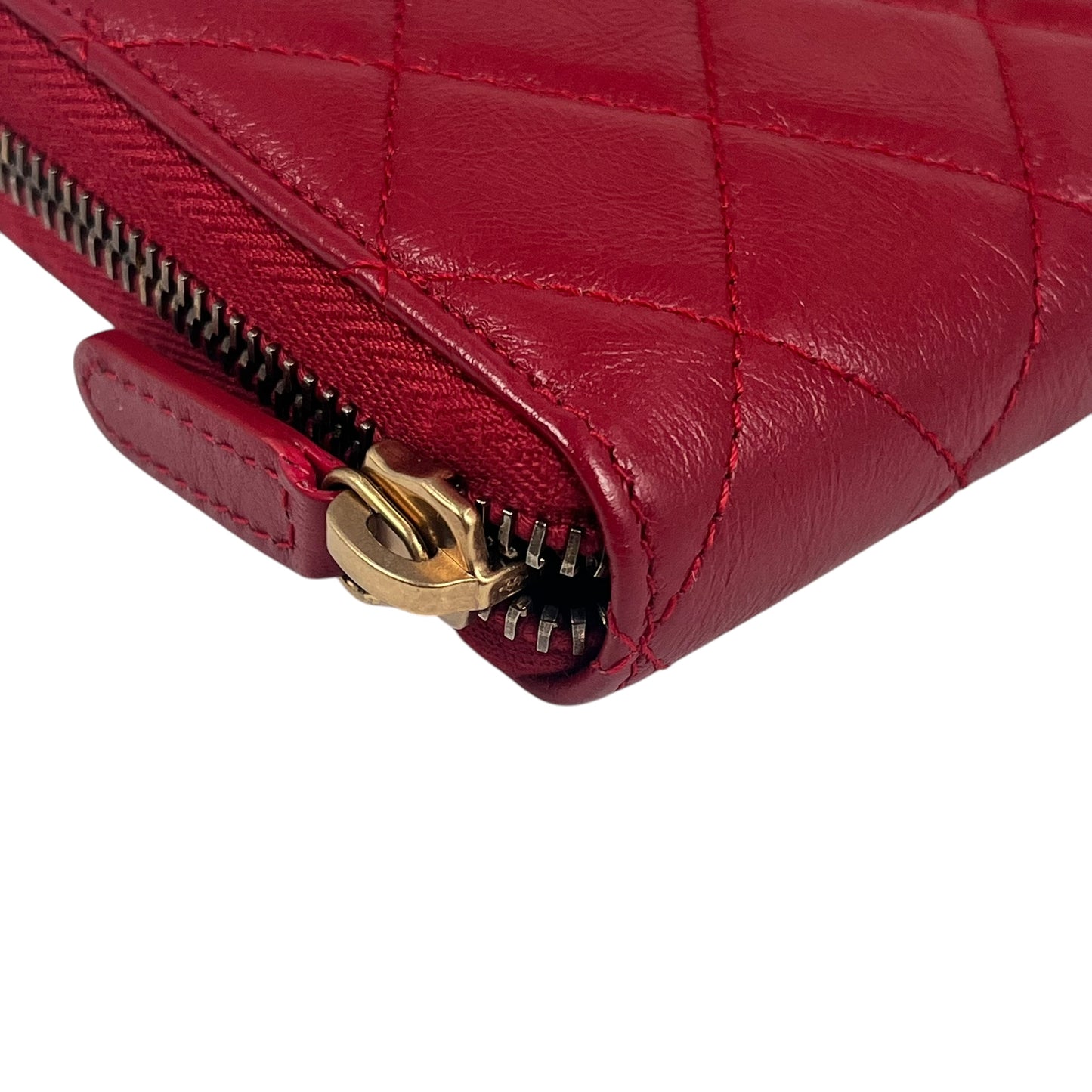 CHANEL Matelasse 2.55 Round Fastener