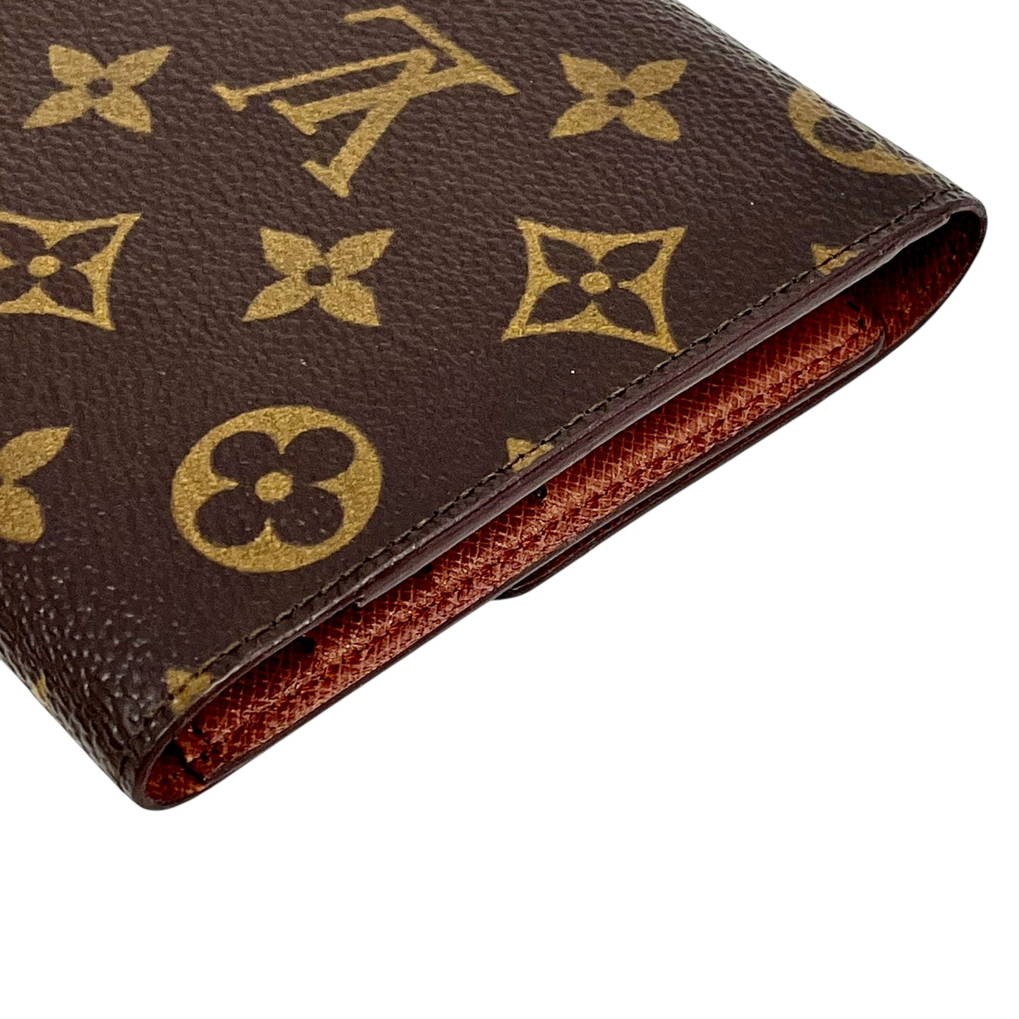 Louis Vuitton Portetrezoll International