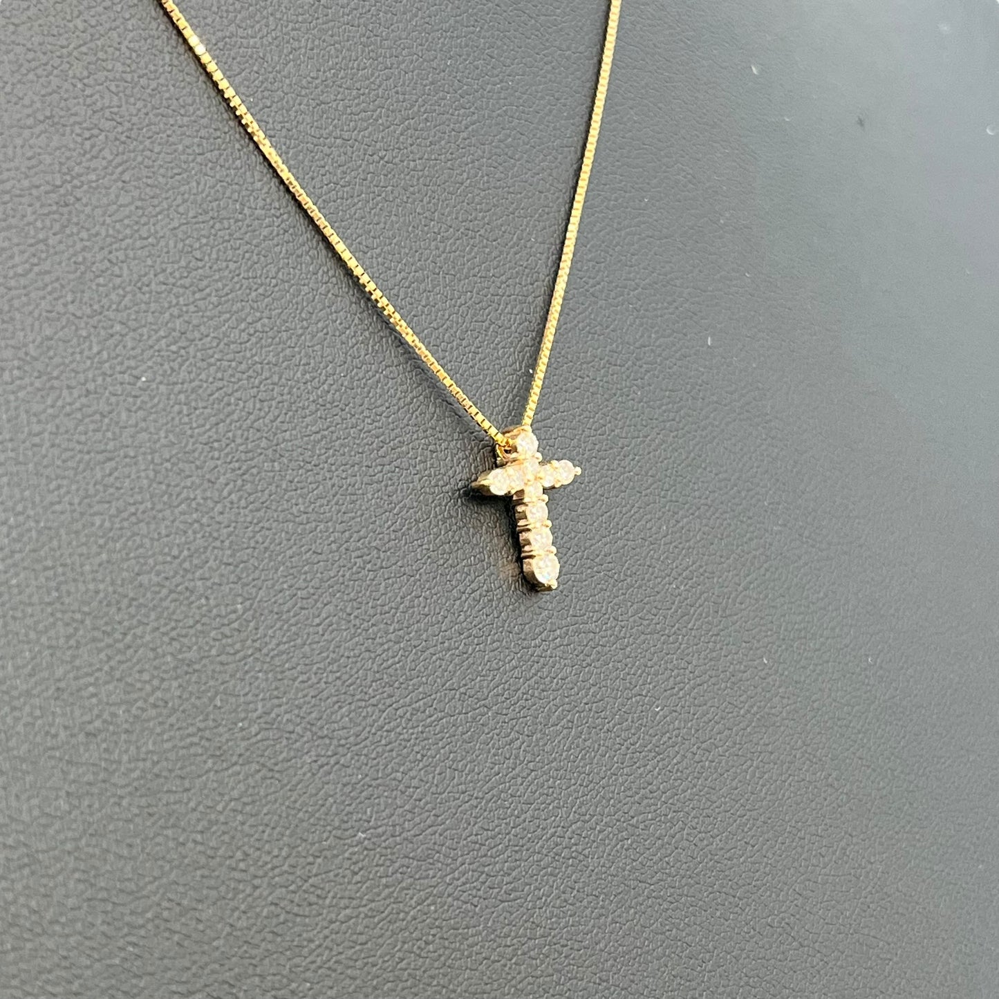 Diamond Cross Pendant Necklace 0.30ct 18K