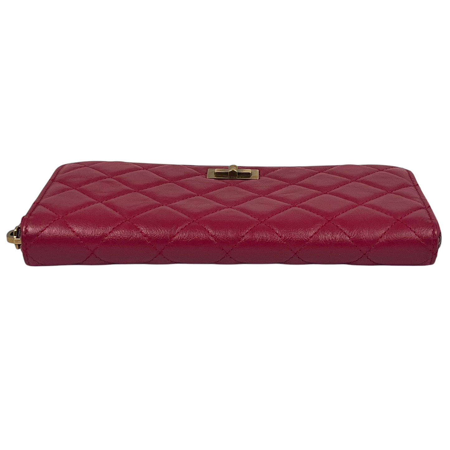 CHANEL Matelasse 2.55 Round Fastener