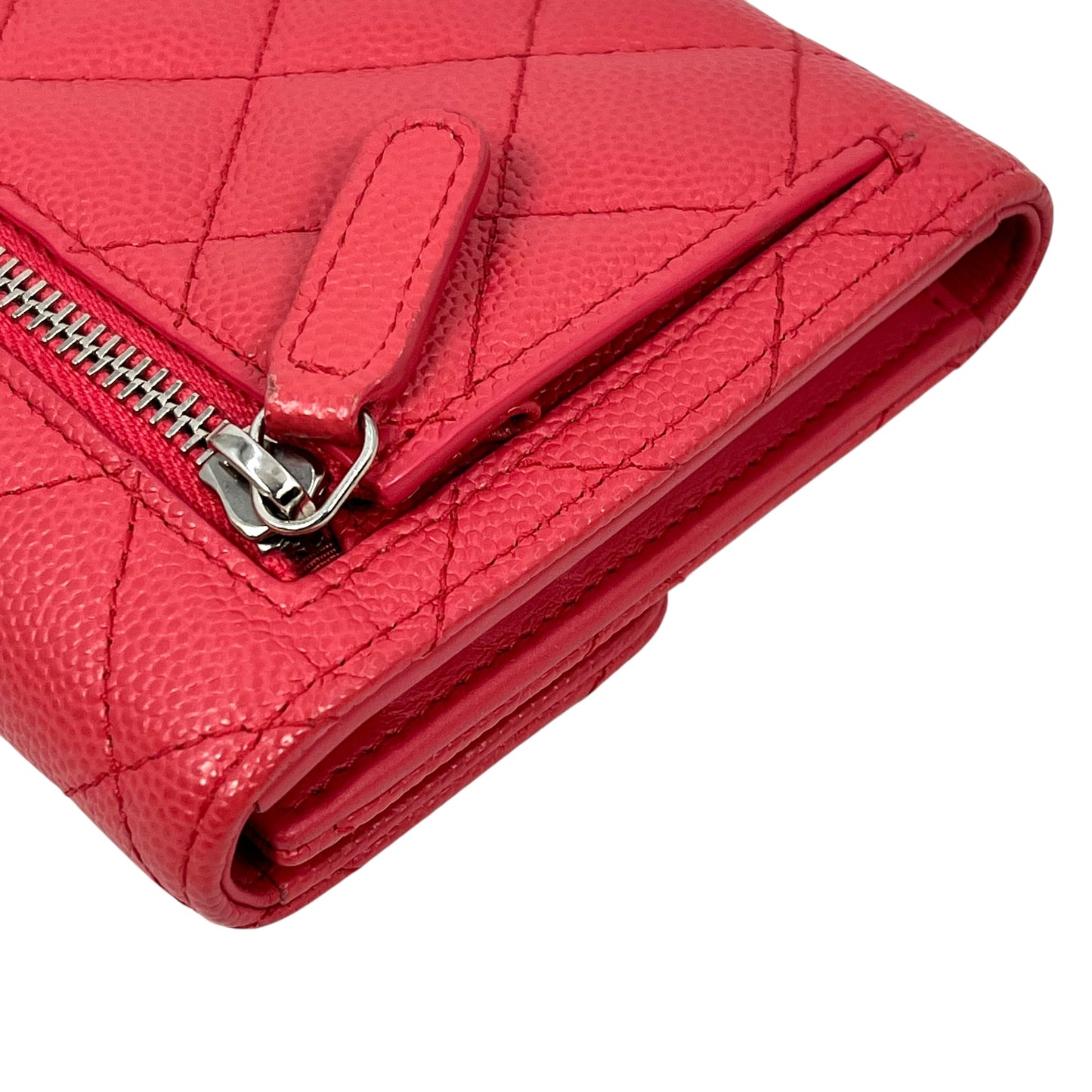 CHANEL Matelasse Caviar Skin Bi-fold wallet