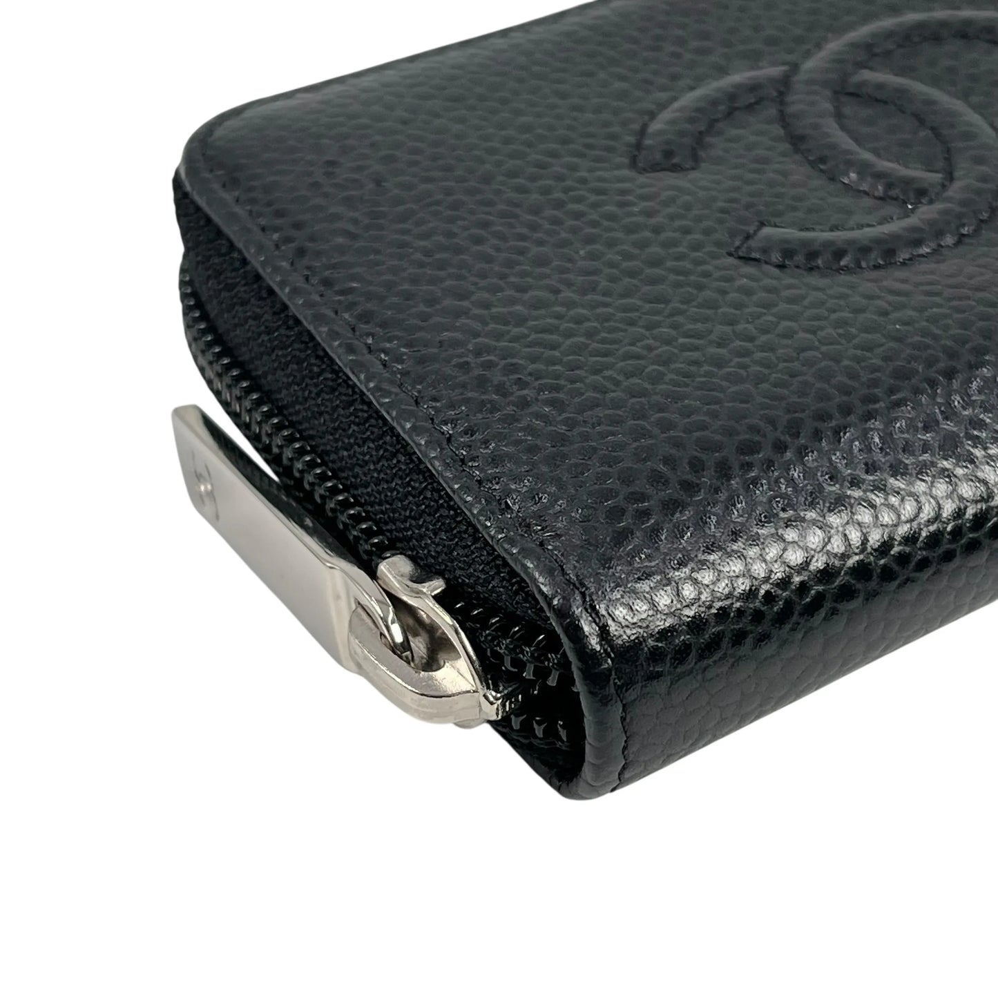 CHANEL CC Logo Caviarskin Zippy Card Case - Black