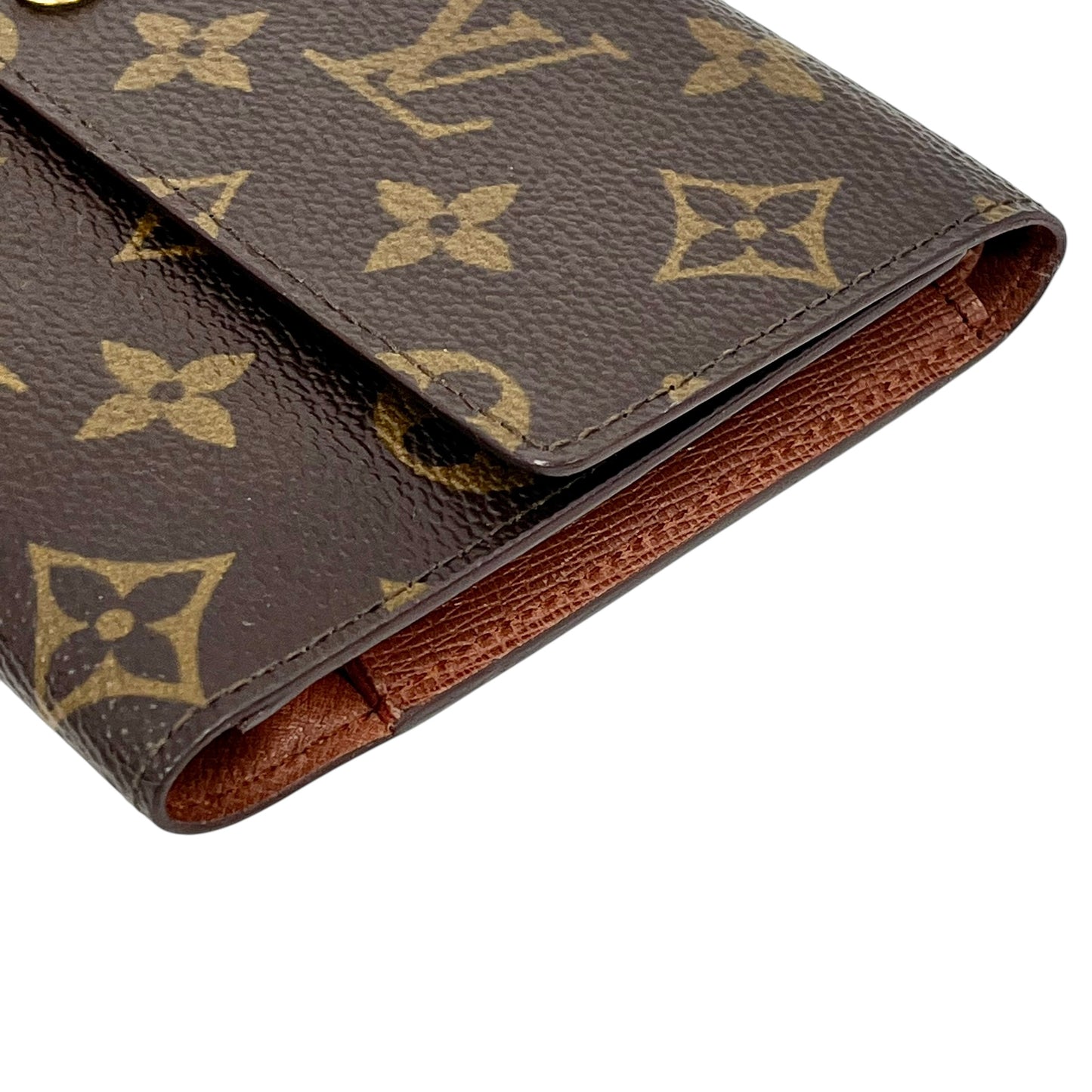 Louis Vuitton Portetrezoll International