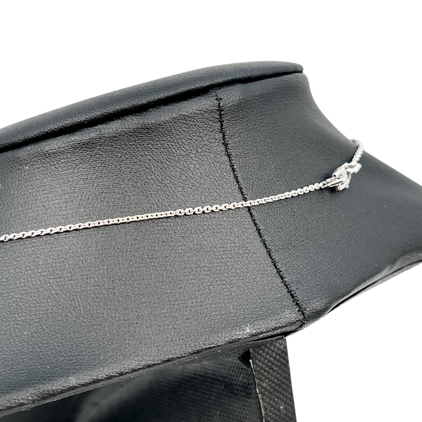 Louis Vuitton Pandantif Lockit Necklace
