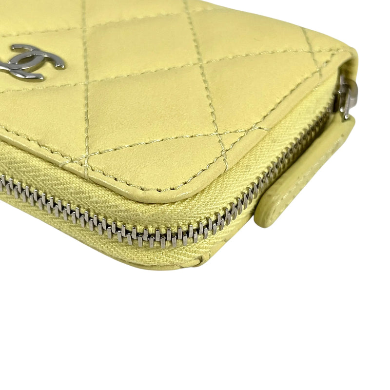 CHANEL Materasse Lambskin Coin Case - Yellow