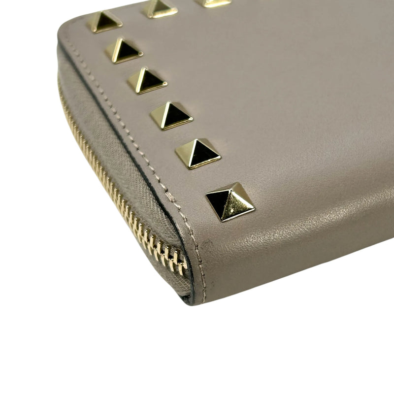 Valentino Rockstud Round Fastener Long Wallet - Gray