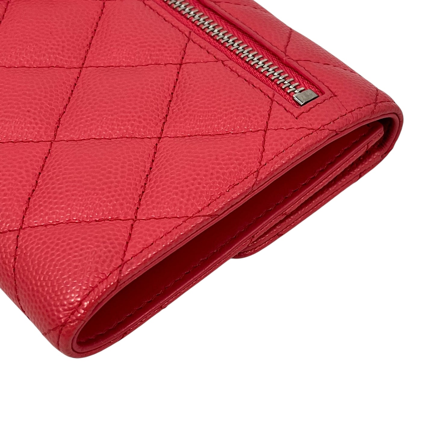 CHANEL Matelasse Caviar Skin Bi-fold wallet
