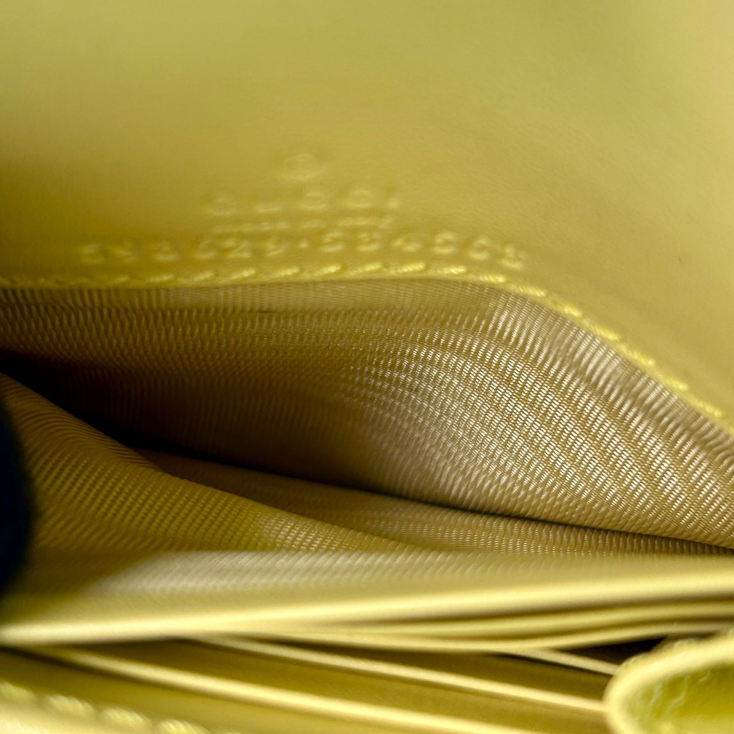 GUCCI GG Marmont Leather Compact Wallet - Yellow
