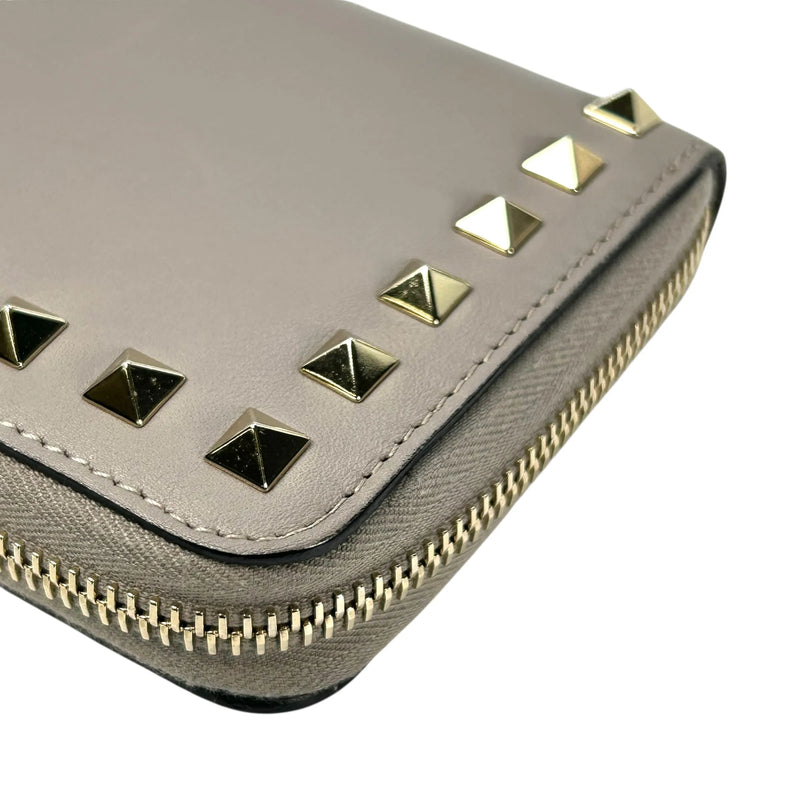 Valentino Rockstud Round Fastener Long Wallet - Gray