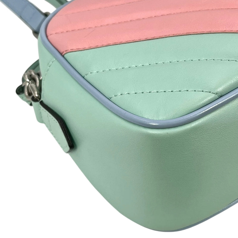 GUCCI GGマーモント キルティング レザー チェーンショルダーバッグ - マルチカラー