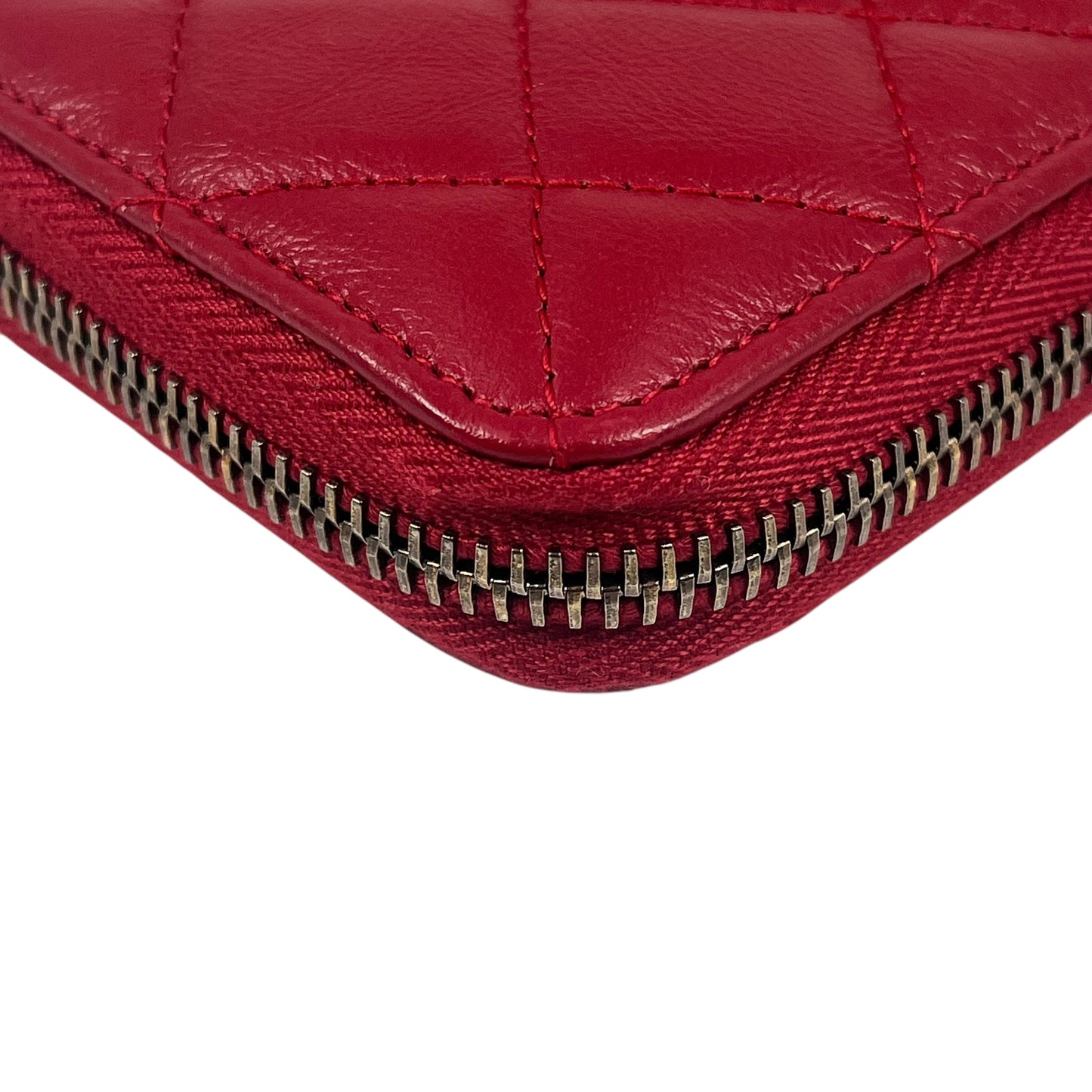 CHANEL Matelasse 2.55 Round Fastener