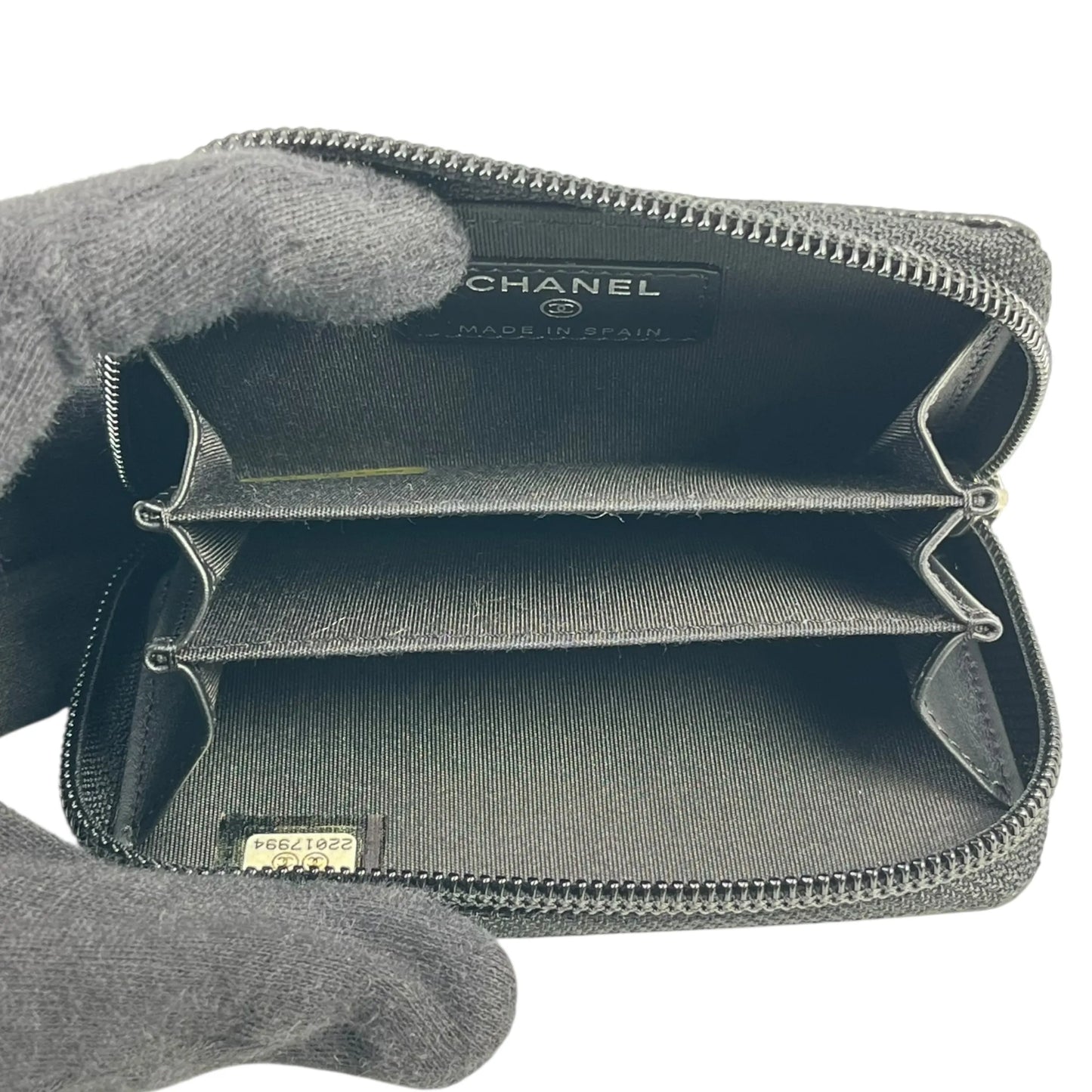 CHANEL CC Logo Caviarskin Zippy Card Case - Black