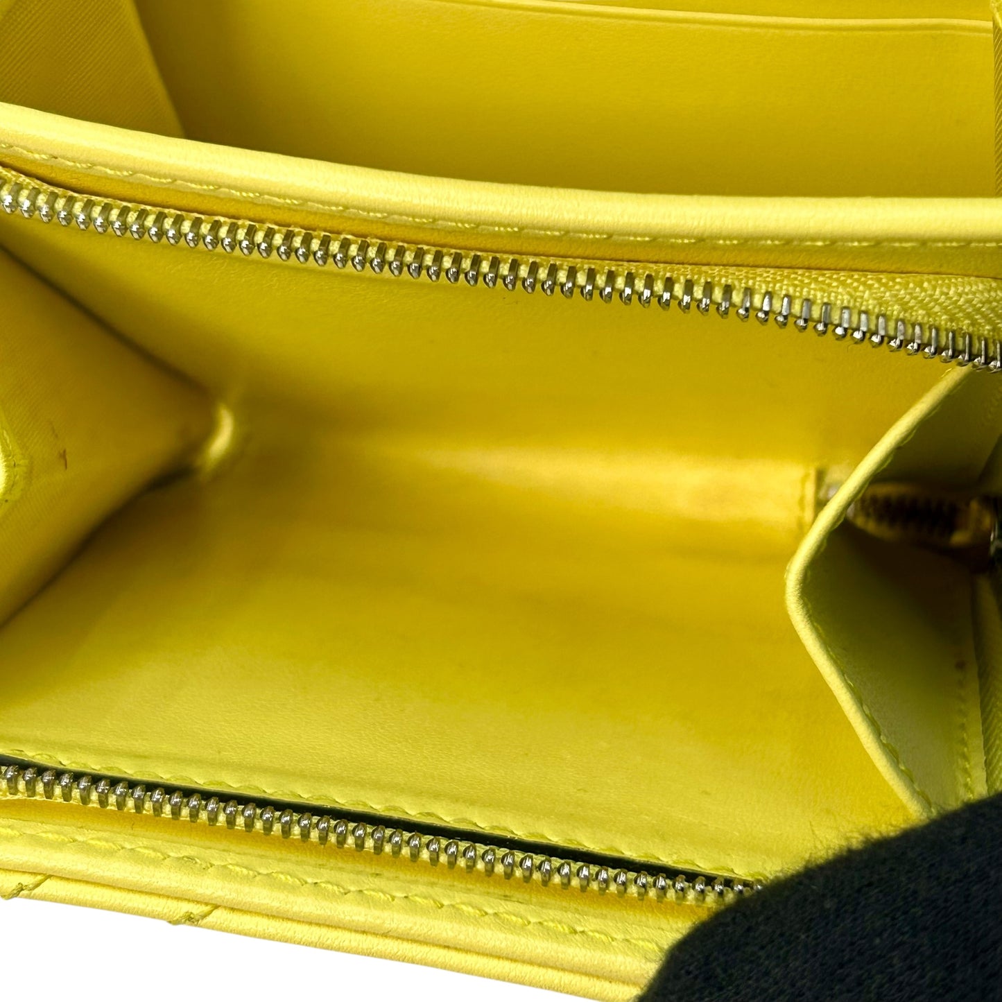 GUCCI GG Marmont Leather Compact Wallet - Yellow