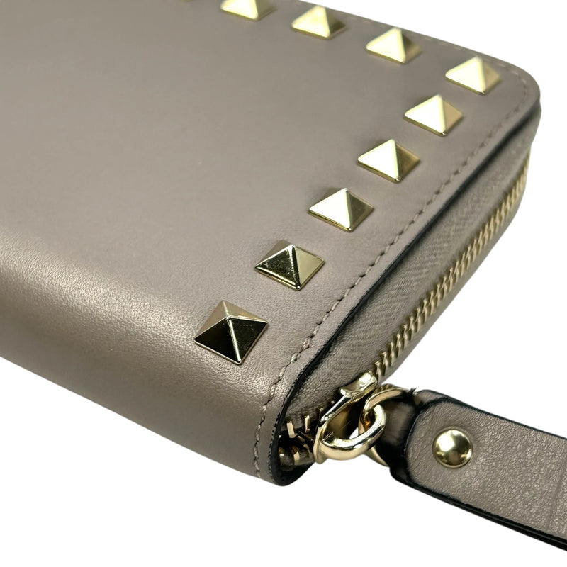 Valentino Rockstud Round Fastener Long Wallet - Gray