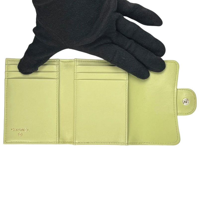 CHANEL Materasse Lambskin Card Case - Lime Yellow
