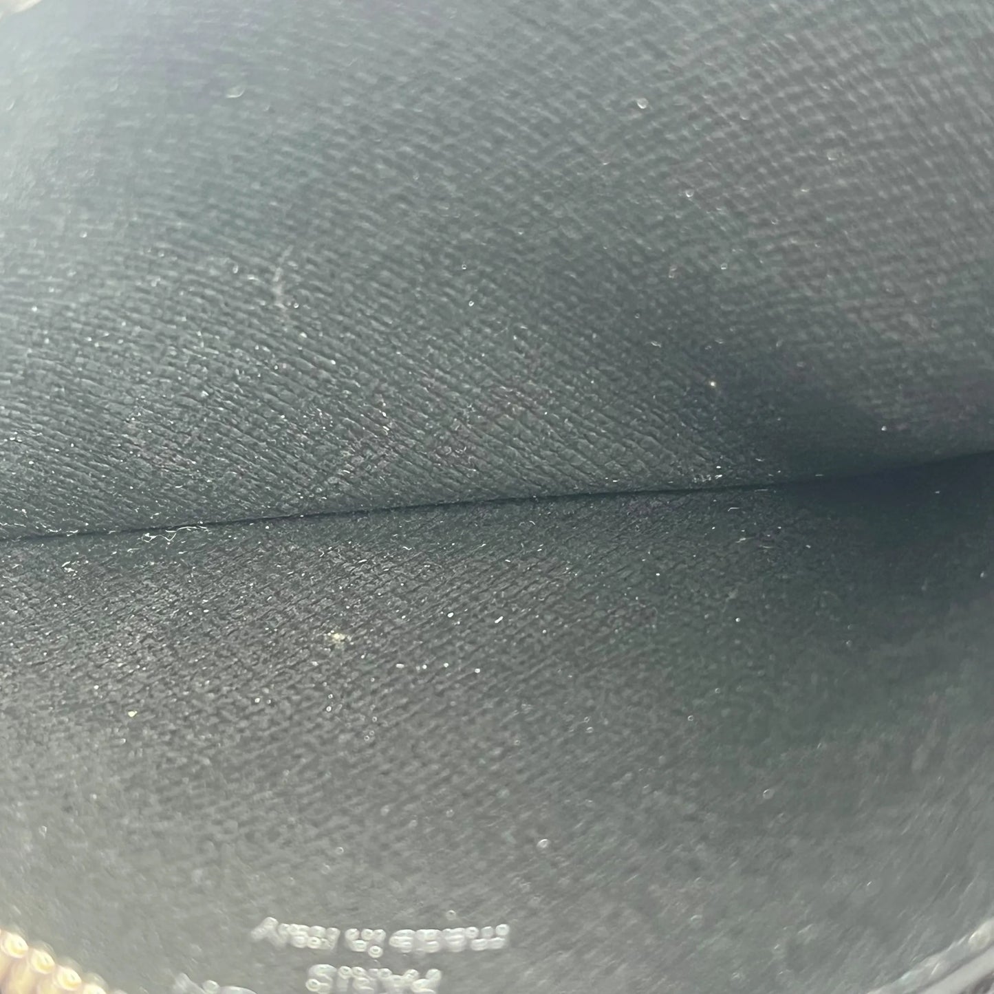 LOUIS VUITTON Taiga Leather Card Case and Coin Purse - Black 