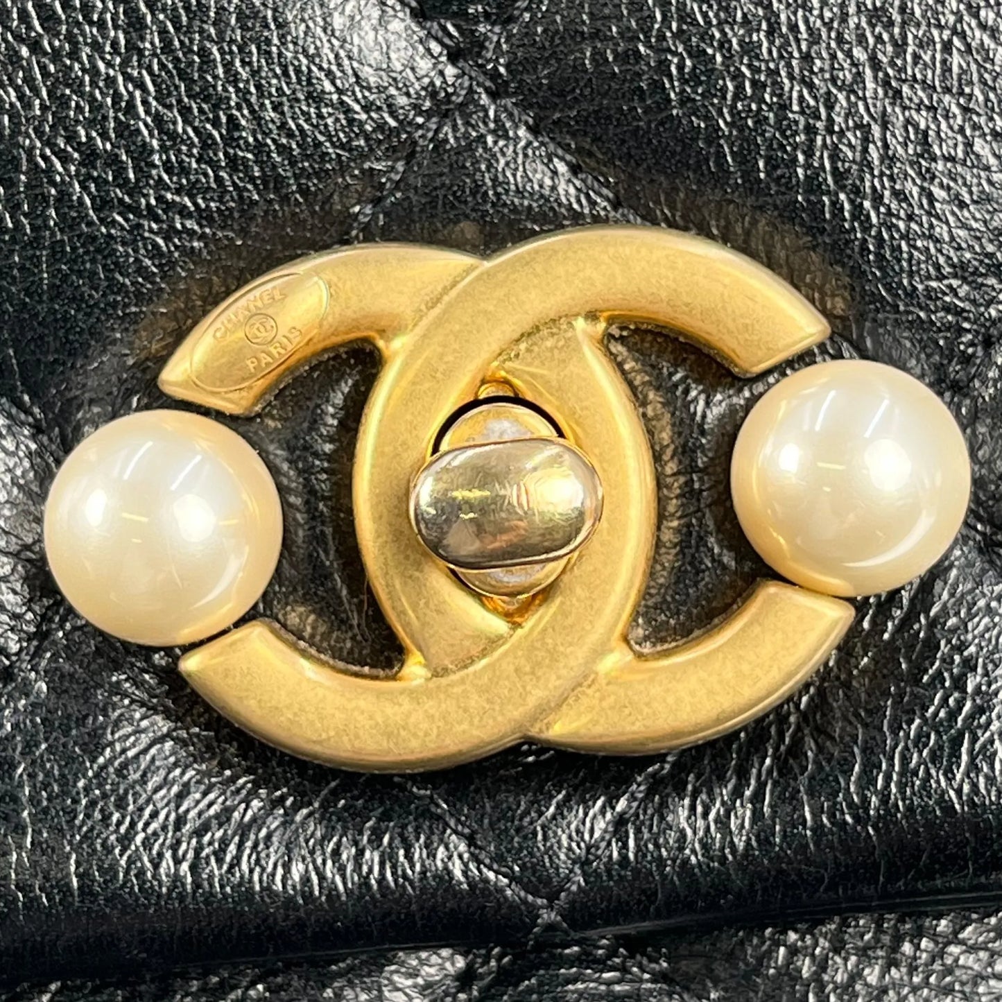 CHANEL Matelasse Lambskin Pearl Chain Shoulder Bag - Black