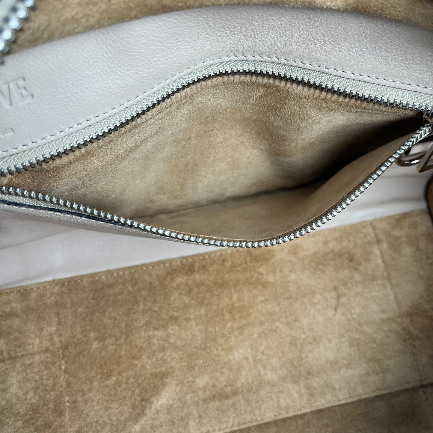 LOEWE Amazona 28 Shoulder Bag Beige