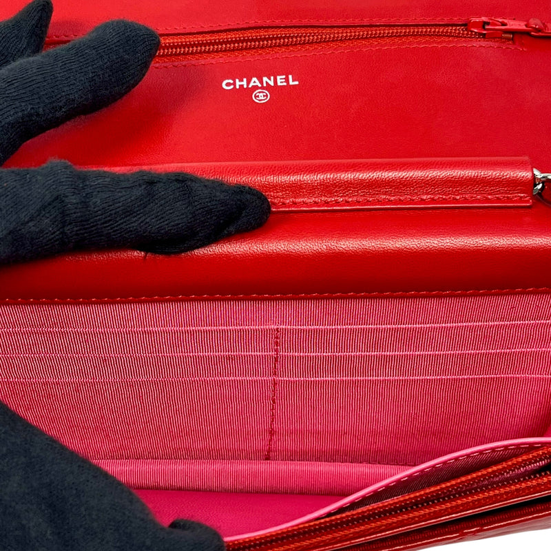 CHANEL Matelasse Chain Wallet Shoulder Bag - Red