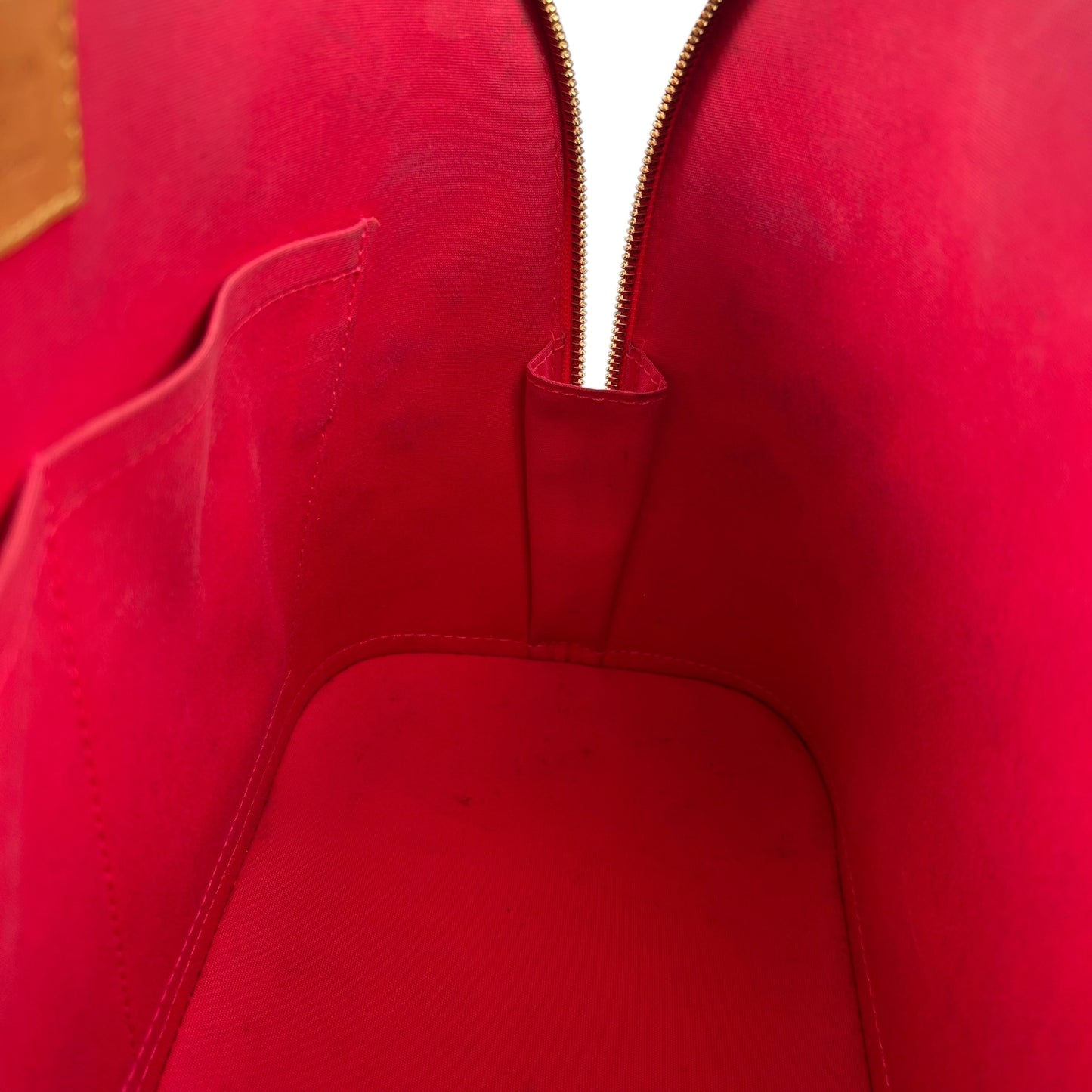 Louis Vuitton Vernis Alma PM Hand Bag - Pink