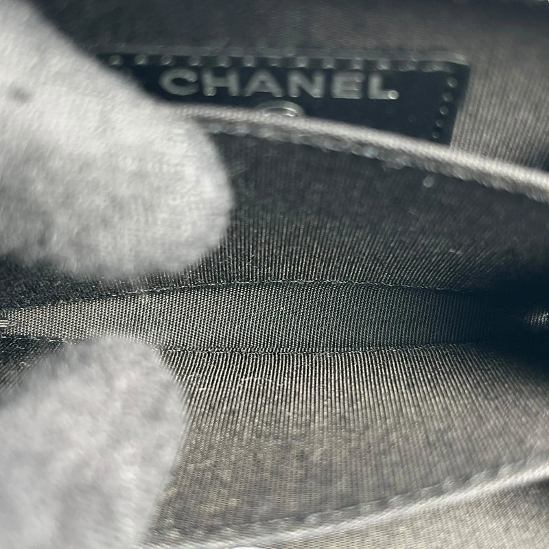 CHANEL CC Logo Caviarskin Zippy Card Case - Black